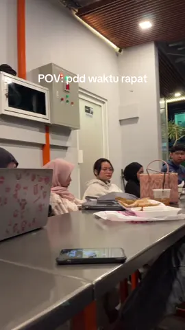 waktu rapat cuman ditanyain 