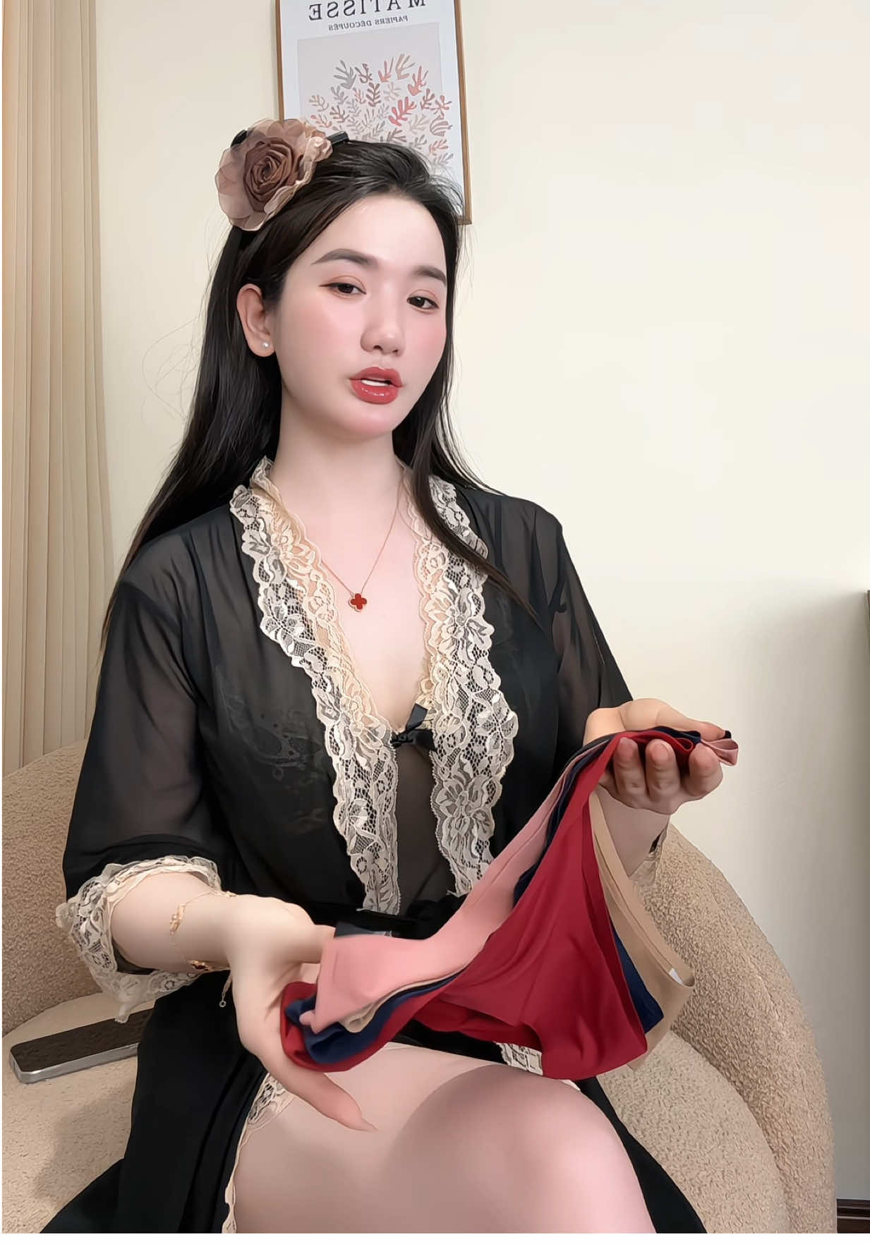 Không xinh đẹp có thể đổ tại do không  may mắn, nhưng không sạch sẽ thơm tho là lỗi do bản thân nha.