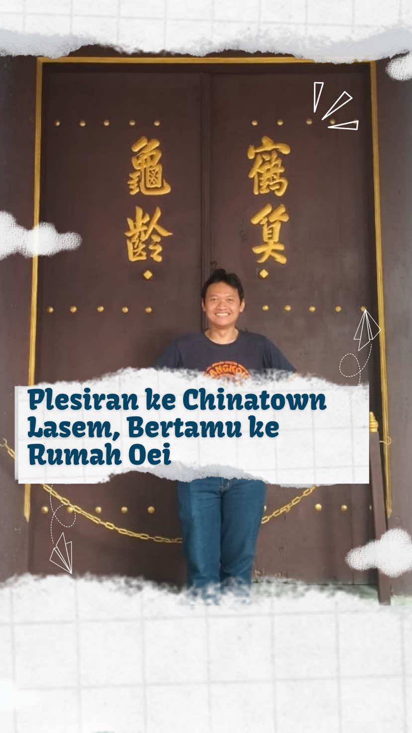 Main ke Chinatown, Lasem, tempat yang masih menjaga warisan budaya terutama bangunan ala Chinese.  Ada sudut menarik, yakni rumah Oei, yang memiliki sejarah keluarga panjang tentang masuknya budaya Tiongkok ke tanah Jawa. Hingga tragedi 65 yang terpaksa harus menutup identitas mereka.  #lasem #lasemheritage #rumahoei #rumahoeilasem 
