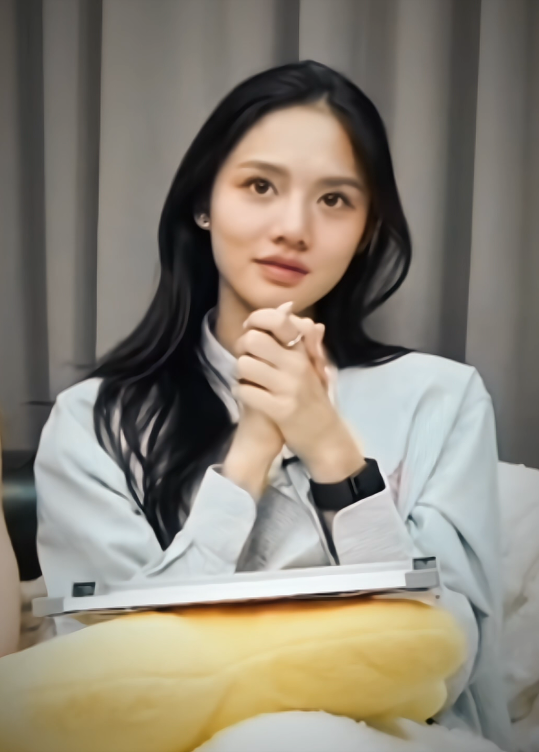 what happened with the wind ? she's become more attractive 😭🩷 #lmlookmhee #ลูกหมีซอนญ่า #LMSY 
