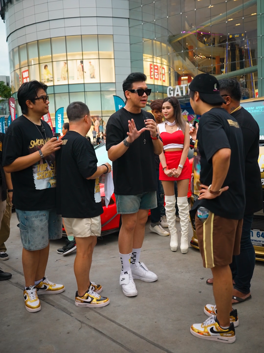ตามนั้นครับ ถ้าทำความชอบรถตัวเอง ไม่ใช่เพื่อการค้า ผมใจฟู และขอบคุณมากๆที่ ชอบ Topsecret ครับ แต่เร็วๆนี้ ทาง Topsecret.Thailand  จะมีบริการแรพสี+ลาย Topsecret ให้รถทุกรุ่นพร้อม ใบเซอร์และเพลท Number ครับ รออีกนิดนะครับ 