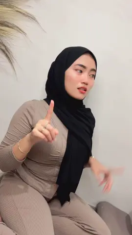 udah cape duduk sendiri, pengen ada yang dampingi 🥹
