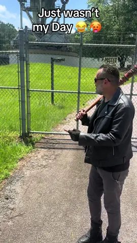 Hot damn day in a leather Jacket: nope! 😂 #twdnegan #funnybloopers #twd #littlepiglittlepigletmein 