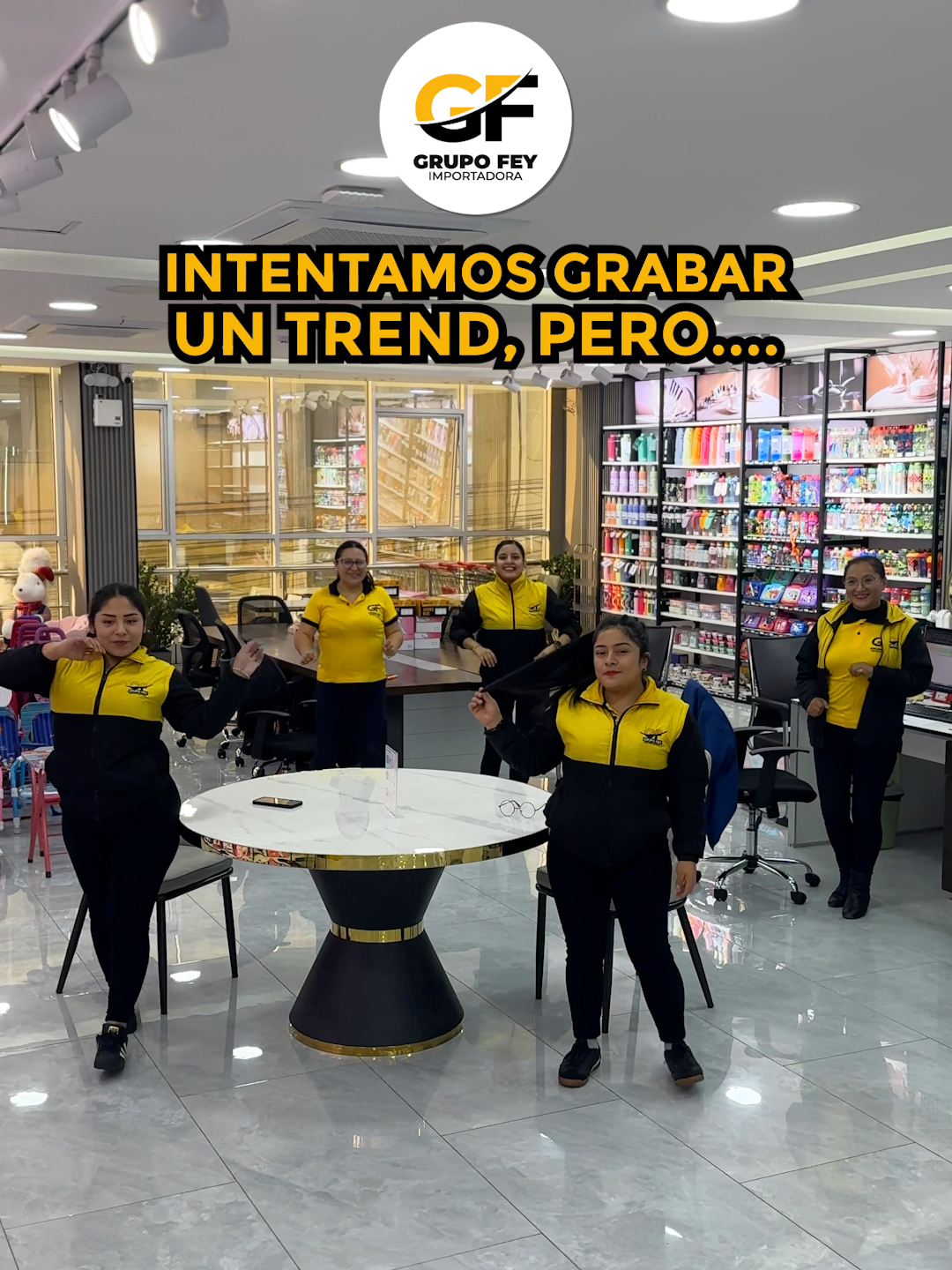 ¡CUANDO QUEREMOS SER VIRALES… PERO TERMINAMOS SIENDO MEME! 🤣🕺 Intentamos recrear el trend viral con TODO el flow, pero se convirtió en una mezcla de pasos prohibidos y vergüenza ajena 🙈. 🫡 Dato importante: ningún colaborador fue obligado a sacar los pasos prohibidos Sigue nuestra cuenta para ver qué otra locura se nos ocurre y no perderte las ofertas por cajón que mueven tu negocio. 💡 En Grupo Fey tenemos más de 25 mil productos de distintos rubros como hogar, cocina, tecnología y mucho más. 📦 ¡Surtir con productos de calidad nunca fue tan fácil con nosotros! 📍 Visítanos en nuestra tienda física: Jirón Cuzco 874, Centro de Lima 📌 #TrendFallido #HumorDeOficina #TeamFail #DanceChallenge #RisasGarantizadas #paratii #FYP #TikTokLatino #viralvideos #dancer #bailando #gracioso  #fyp #grupofey #grupofeyimportadora #importadores #importador #porcajon #pormayor #emprendimiento #negocio #novedades #tendencia #centrodelima #productos #memestiktok #trends #trabajadores