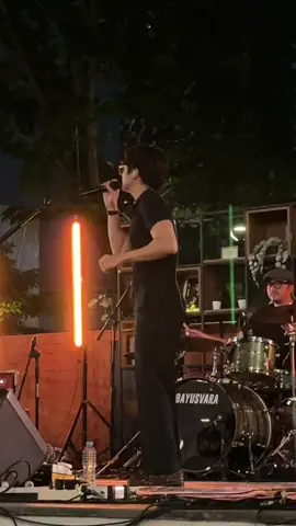 Lagu cinta paling romantis tahun 2025 ini jatuh kepada lagunya Dikta Wicaksono yang judulnya Halal Selamanya 🙏🙏 @dikta 