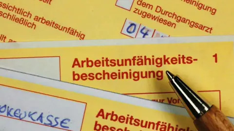 #CapCut #gelberschein #arbeitsunfähig #krankmeldung #krankgeschrieben #arbeitsverweigerung #nichtarbeitsfähig #sicknote #krankfeiern #arztbesuch #auszeitvomjob #deutschememe #arbeitsmeme #bürowitze #montagmeme #lebenamschreibtisch #chefbittenichtsehen #feierabendstimmung #memezeit #lustigtiktok #arbeitsleben #mentalegesundheit #selbstfürsorge #burnoutprävention #ichzuerstmals #pausemachen #chillmodus #überlebenimjob #mentalhealthmeme #auszeitnehmen #kopffrei #fürdich #viralgehen #fyp #foryou #witzig #relatable #humor #loweffortcontent #deutschertiktok #arbeitsflucht #CapCut #gelberschein #fy #fyp #Meme #viral #viralvideos #fürdich #arbeit #krank #arbeitsunfähigkeitsbescheinigung  #gelberschein #krankmelden #keinebock #arbeitsfaul #meme #arbeitsleben #burnout #montagmorgen #arbeitkotztmichan #arbeitsmeme #krankfeiern #urlaubgefühle #arbeitsverweigerung #arbeitmachtkrank #büroalltag #arbeitistkeinponyhof #kaputt #auszeit #arbeitsmoral #genuggearbeitet #krankmeldung #tiktokdeutsch #deutschememes #arbeitswoche #worklifebalance #ichbindannmalweg #selbstschutz #arbeitslosstyle #officehumor #arbeitskultur #müdemenschen #arbeitsdruck #faulpelz #9to5hölle #arbeitamarsch #joblife #arbeitstherapie #krankschreibenlassen #arbeitsopfer #tiktokwitzig 