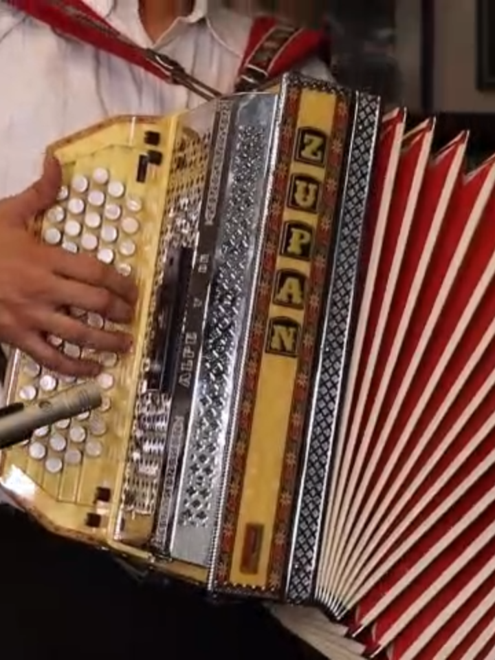 Slovenian button accordionist Lojze Slak was a master composer and performer of tuneful melodies that showcase the instrument's beauty. This song, Triglav, is one of his most popular compositions, not only in Slovenia but also in North America. Walter Ostanek, Canada’s Polka King, covered it on his button accordion recordings. In 1991, my father and I recorded it using Trumpets with the Button Accordion on our Slovenian Gold album. It has also been reissued on a 45 RPM record in the Netherlands.#accordiontok #nationalaccordionawarenessmonth #alexmeixner #squeezebox #accordionawarenessmonth #newbraunfelstx #lojzeslak