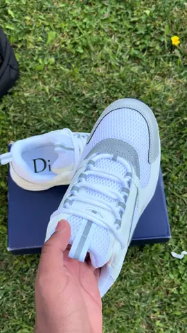 Dior b22 white 🤍 Ig:@santhree.333 #dior#santhree#chile#diorchile#drip