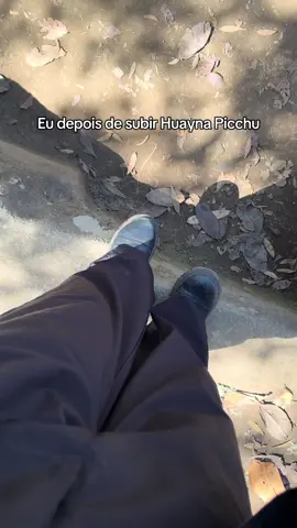 A perna tremendo depois de subir Huayna Picchu #peru #machupicchu 