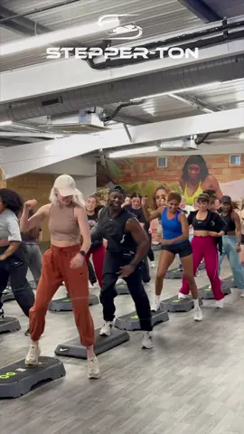 I could do this forever 🔥 this was just the slow version 😁 @Sean Paul @Beyoncé #fyp #foryoupage #stepperton #juliusburphy #hiphopstepaerobics #afrostep #funcardio #nike #beyoncé #seanpaul 
