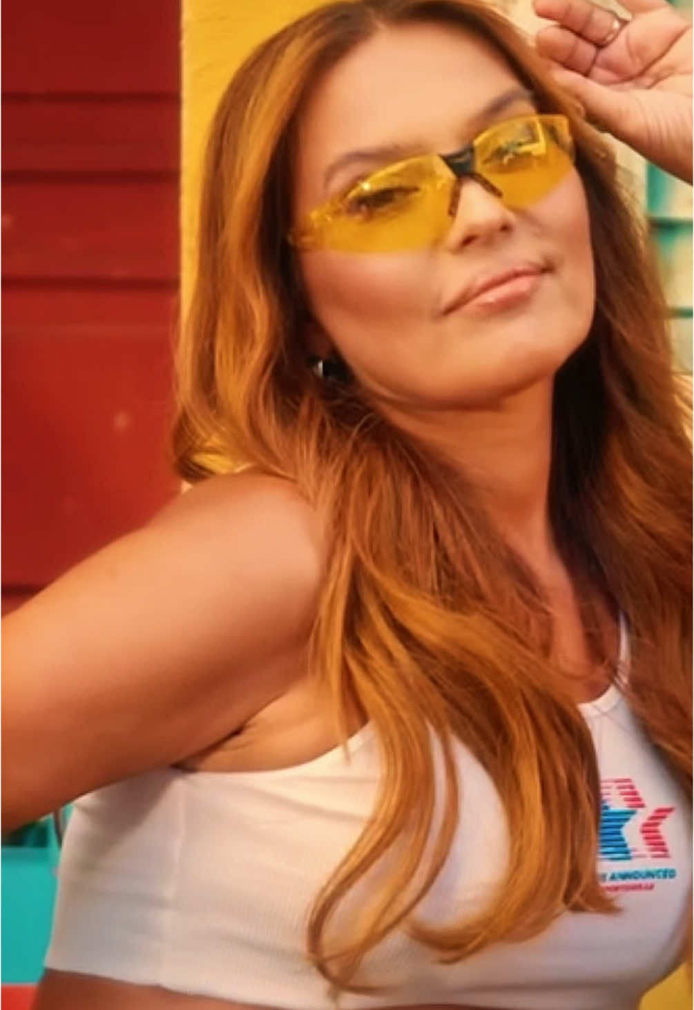Gözleri kısılıyor gözleri | Sefo ve Demet Akalın düeti Yerinde Dur şimdi yayında #demetakalın #sefo @Demet akalin @Sefo 