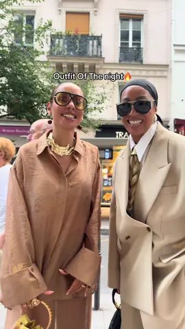 Et on a même eu le droit à notre Premier Point mode🔥 @Sissi  On vous partage ça très vite 🥰 #outfitcheck #lookdusoir #lookdujour #fw #pfw #fyp 