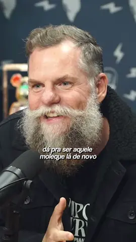 “dá pra ser aquele moleque lá denovo” 🥹 — @piangers  #flowpodcast #piangers #infancia #paternidade 
