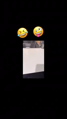 Leaning #kibembechallenge😂 