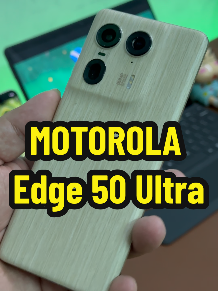 Không phải bằng nhựa, cũng ko phải bằng kính hay kim loại, cái nắp lưng của #motorolaEdge50ultra này bằng gỗ nha.  #lequanmobile  #review 
