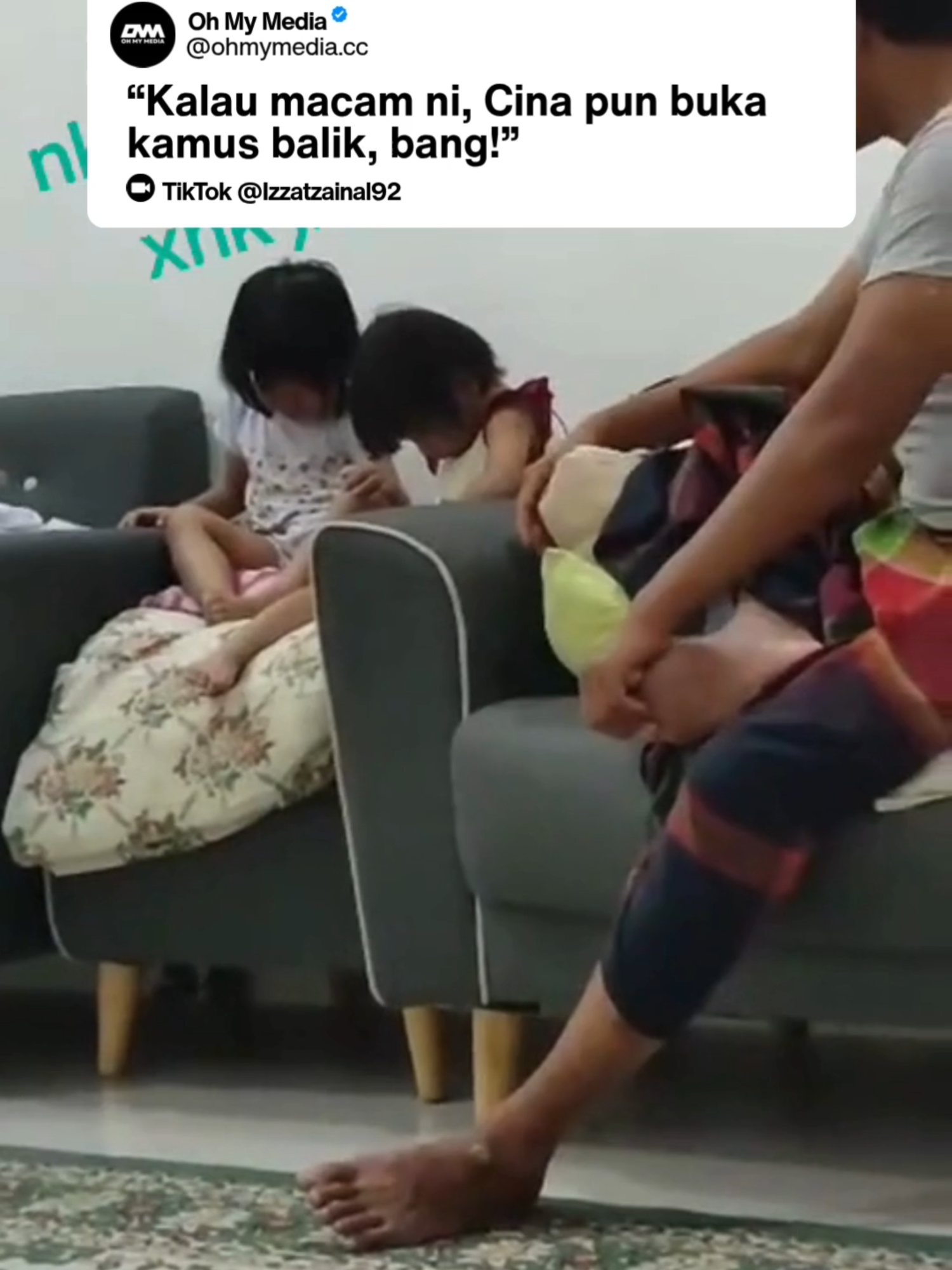 Yang anak2 tunduk macam faham sangat tu dh kenape? Sedangkan takde satu pengajaran pun dapat daripada ape yg ayah die cakap! HAHA #OhMyMedia #OMMMedia #VideoViral