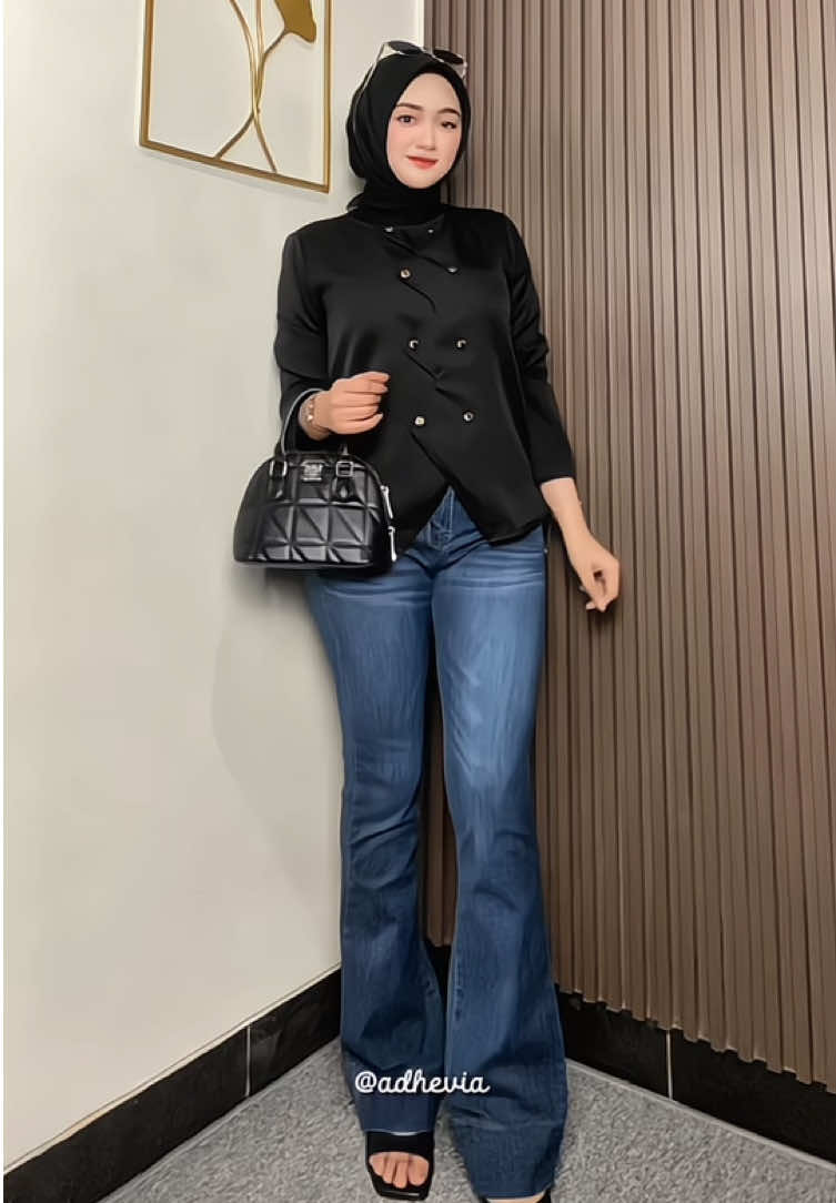 omgggg ini celana jeans cutbray yg aku cari selama ini🥺 modelnya cakep, highwaist, bagian bawahnya ada aksen lipatan, bahan stretch, dan fit bgt dibadanku🫶🏻 @hazee  #celanajeans #jeanshighwaist #jeanscutbray #jeansviral #jeans #celanajeanscutbray #jeanswanita 