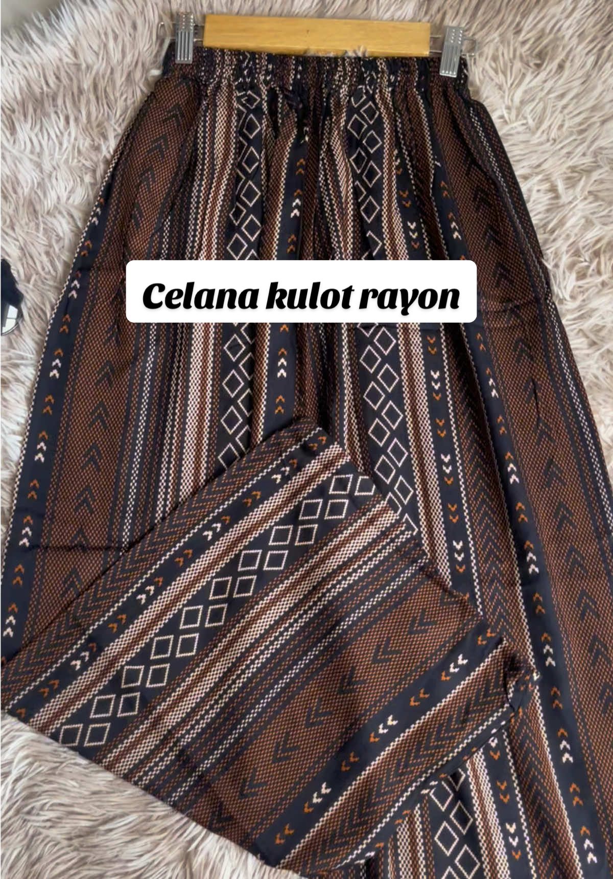 Recomendasi celana kulot bahan rayon motif WALNUT TRIBAL #kallyoutfit #kulotrayon #wibgajian #celanapanjang #celanawanita 