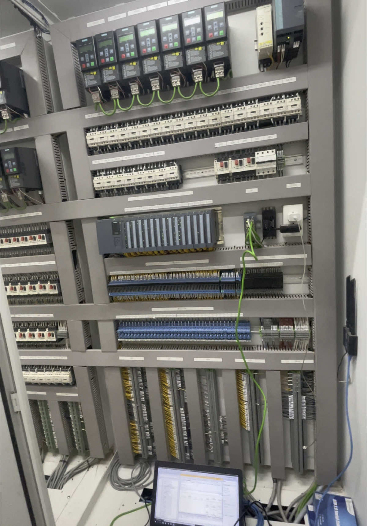 Automation PLC Control #PLC #ไฟฟ้า #Automation #Conveyor #programming 
