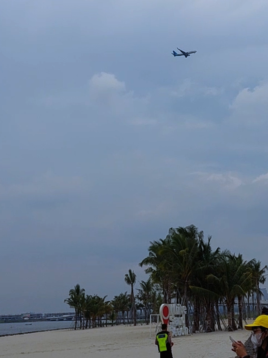 Welcome to Jakarta 🏝🌊🫶🏻🥰 #beach #beachvibes #pantai #pik2 #jakarta #wisatajakarta #liburan #holiday #rekomendasiwisata #airport 