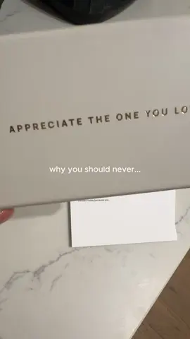 They won’t remember the card. They’ll remember the way it made them feel. 💌 Don’t underestimate the power of a small gesture. #SmallGestures #LoveNotes #RelationshipGoals #EmotionalConnection #RomanticGestures #IntentionalLove #CoupleContent #LoveOnPurpose #HeartfeltMoments #TikTokMadeMeFeel #AppreciationNotes #PakksCo 