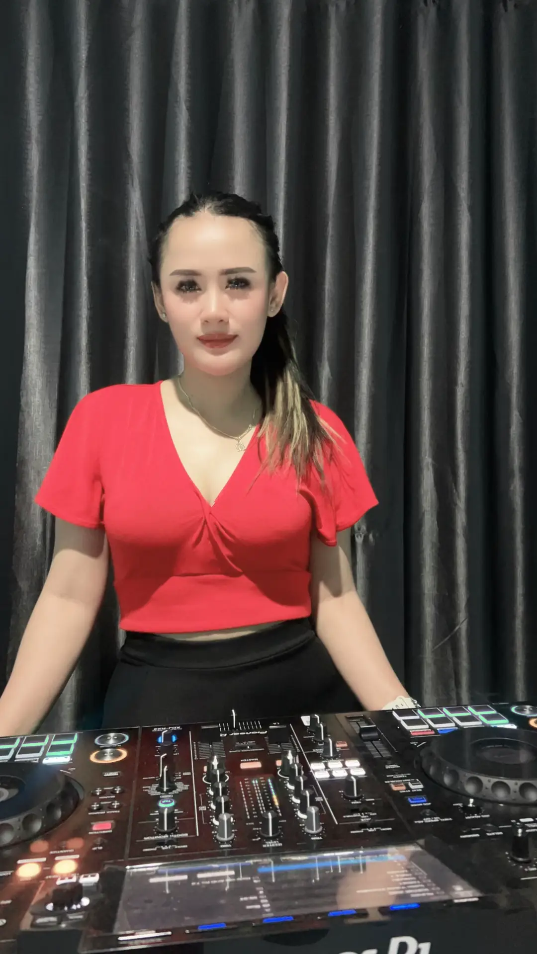 Selamat bergabung ms Mei di hikaru Dj Course batam dan selamat mengajar DJ khen Hikaru 