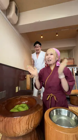 mochimochi pounding! #kyoto #matcha #muscle #fyp #mochimochi 