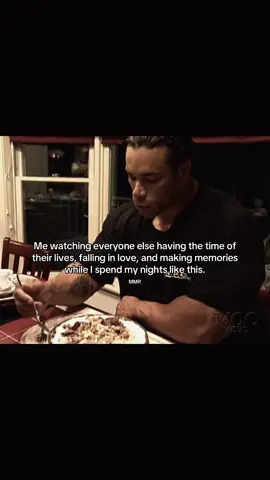 Getting the last meal in. #bodybuilding #real #kevinlevrone #gym 