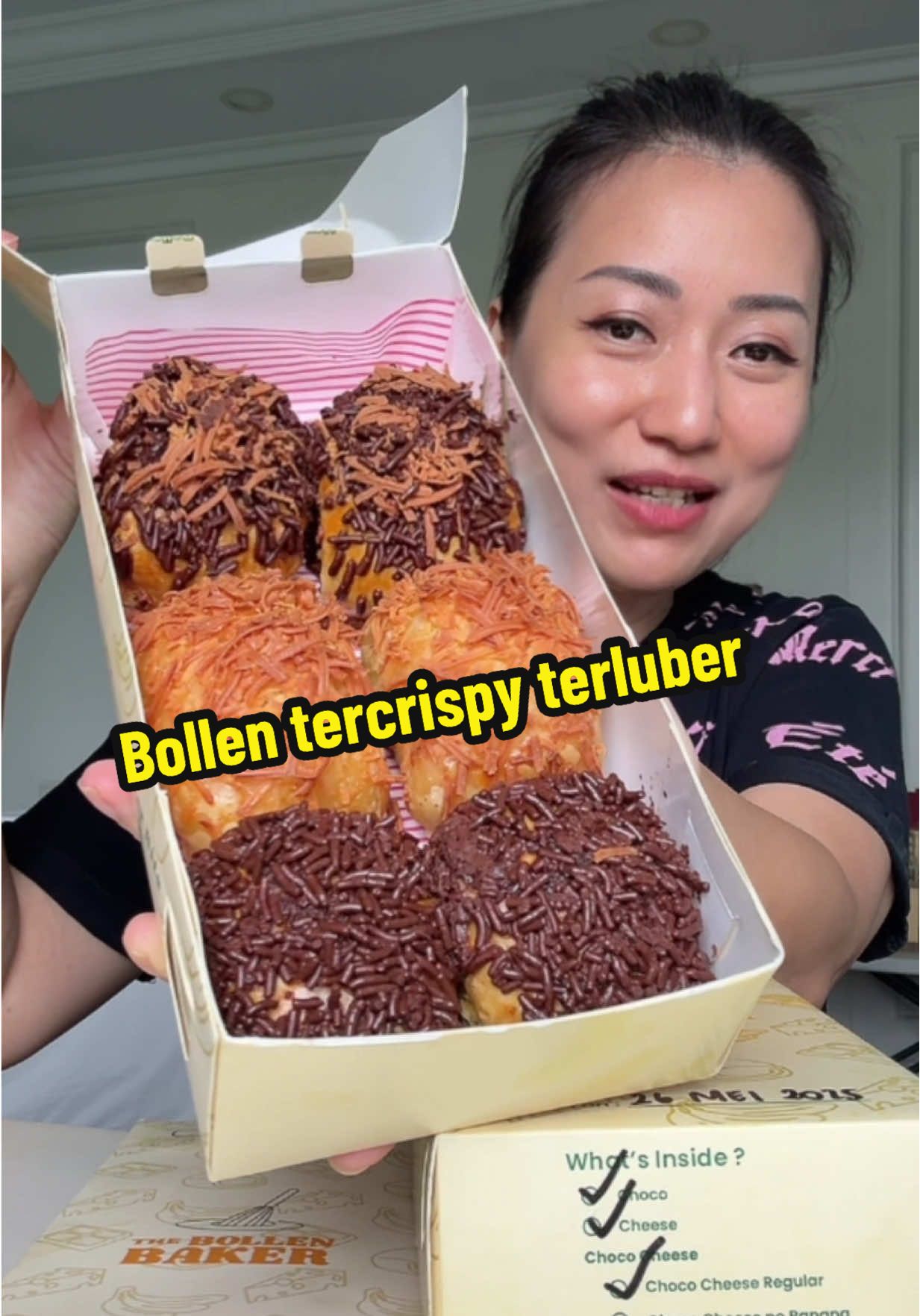 BOLEN TERCRISPY DAN TERLUBERRRR … MAKAN PAKE ESKRIM ENAK LHO!! #nanakoot #bollenbaker #thebollenbaker 
