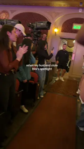 watch my hubbz take her spotlight @yerangmukja #bibi #seattle @nakedbibi 