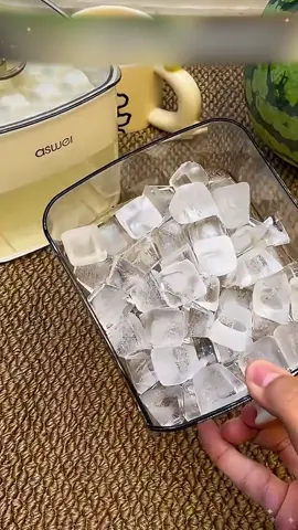 Press once, instant ice! 【Press-style Ice Maker】No electricity needed, effortless ice for cool drinks anytime! Compact & portable, perfect for home or camping. #SummerCool #PressToIce#Ice Maker