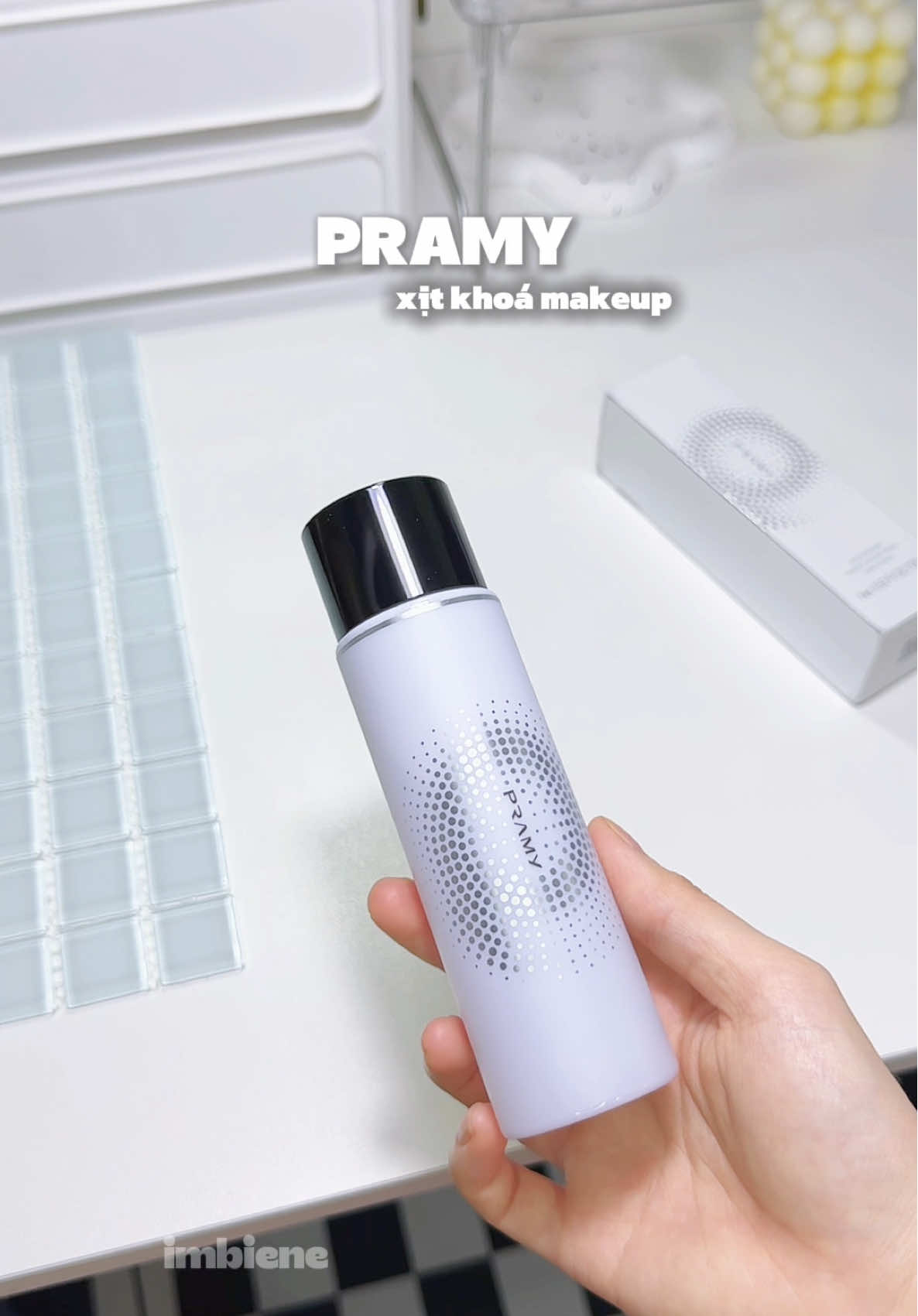 xịt khoá nền là bước không thể thíu trong makeup nha mấy bà 💯✨ #xitkhoanen #xitkhoamakeup #pramy #pramymakeup #goclamdep #reviewlamdep #muataitiktok #xuhuongtiktok #viral #ilovetiktok #imbiene #makeup 