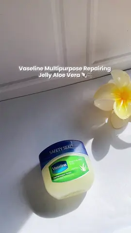 selain melembutkan ini harum nya enak banget 😍 #fypage #fyp #vaseline #vaselinejelly #jellyaloevera #vaselinemultipurposerepairing #vaselinebweauties #vaselinegathglow 