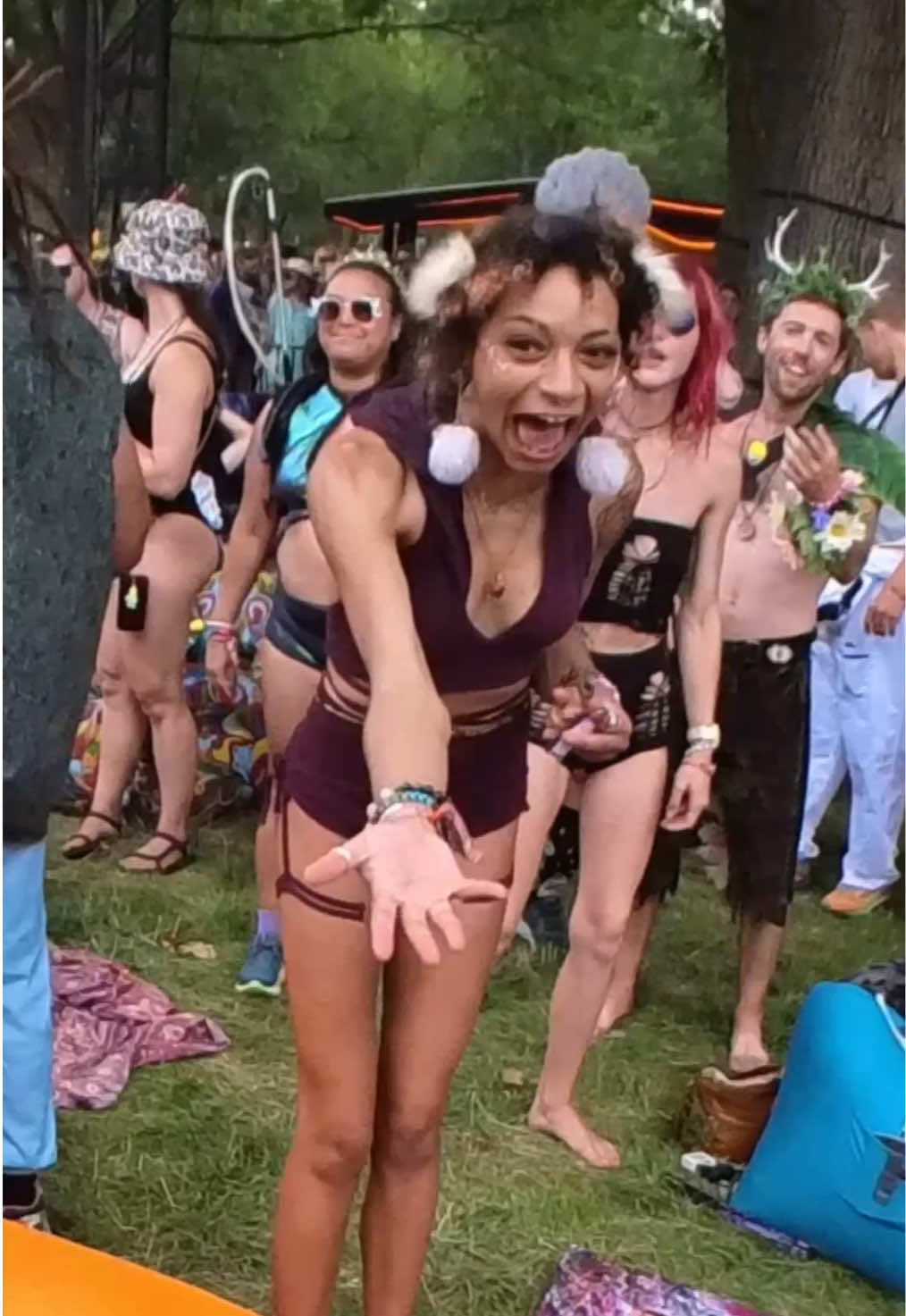 I think the guy thought someone was being murdered 🤣 Since I wasn’t at Electric Forest this year, here’s a gem from the archives of Electric Forest 2024 ⚡️🌲  Who wants more?! I’m using a HyperSpring, you can get one and learn tricks from me at my link in bio!  #hyperspring #slinkytricks #springbending #slinkymanipulation #electricforest 