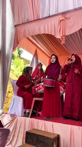 Berkah bareng ibu-ibu marawis, besok kita manggung di Ciledug yah bund❤️