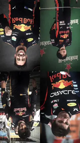 #REDBULL – sirkel red bull kah ini • • • #f1 #fyp #carlossainz #maxverstappen 