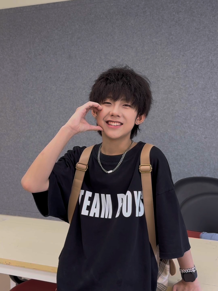 嘉懿的朋友圈开张咯～#养成系 #10后 #Austin