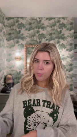 When traveling or busy weeks this is how I get my blow outs to last without having to coat my hair in layers of dry shampoo and can keep it light so it feels fresher longer! 
