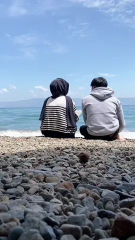 Meromantisasi 
