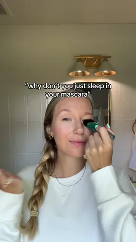 4 reasons you shouldn’t sleep in your mascara 👀 #makeupremover #makeupremoval #eyeproblems 