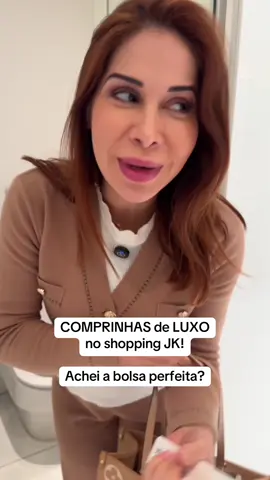 Comprinhassss de luxo! Gostaram dos itens escolhidos? #MairaCardi #CardiNigro #comprinhas #compras #shopping #luxo #chanel #bolsas #roupas #itens 