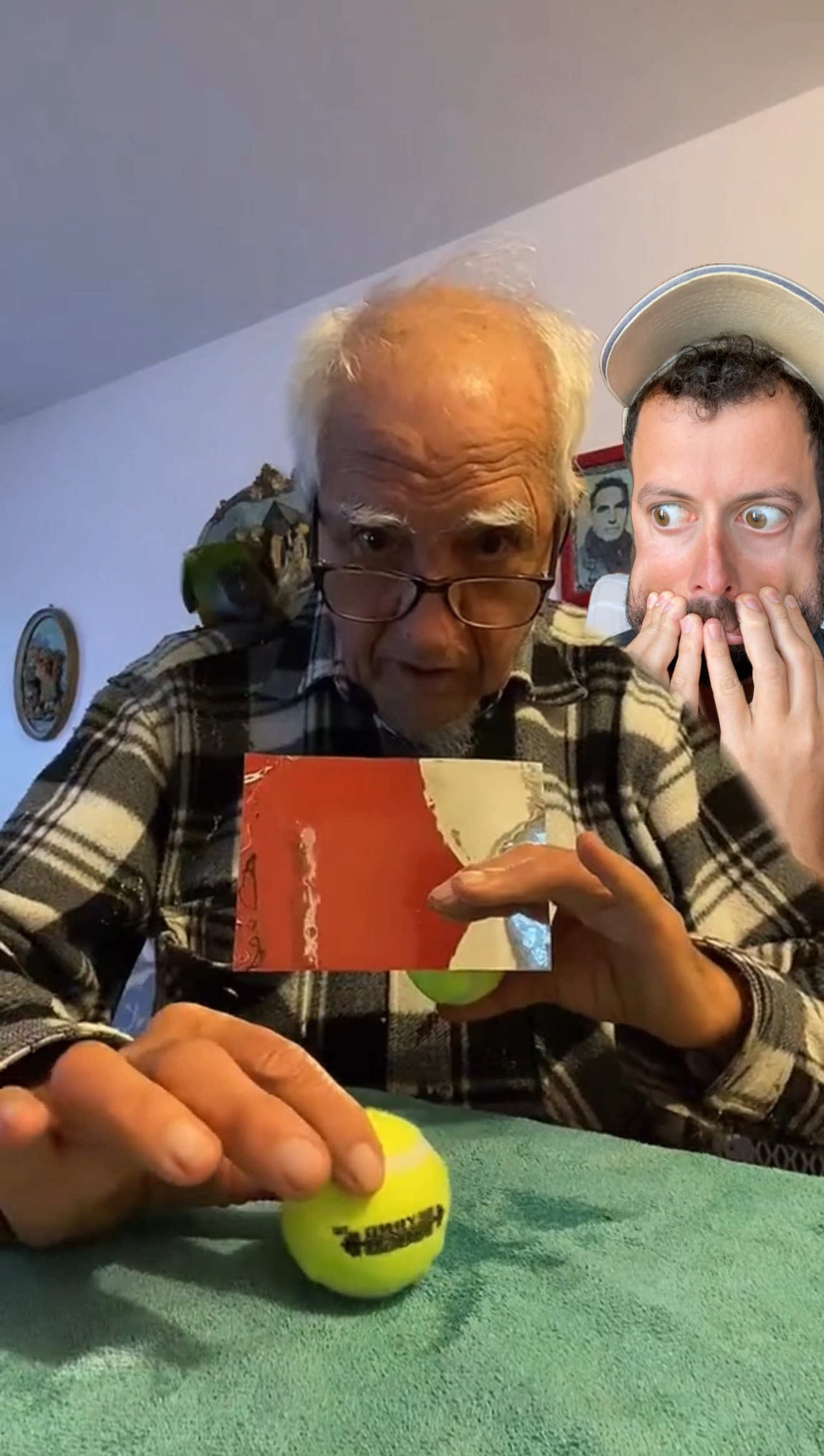 Hoy, haciendo el vídeo de este señor, del que ya había hecho uno hace varios años, me entero que desde el 2023 ya no está aquí. Yo veía muchos vídeos de este hombre, porque me gustaba su manera de transmitir y de hacer magia. Me planteé si subir o no el vídeo, pero creo que le gustaría, y creo, que es una bonita forma de recordar 💙 