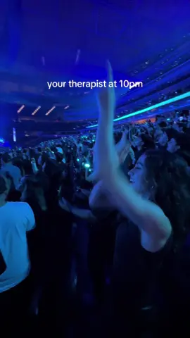 This was a multiple-coffee day #therapistdayinthelife #theweeknd #sofistadium 