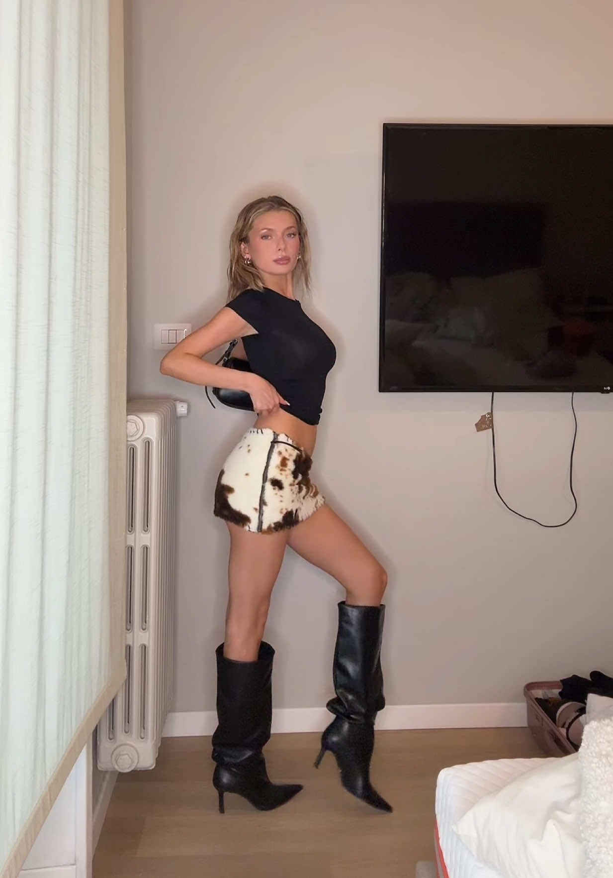 Riassunto del video: La mia gonna preferita + Gina che parte + la matita che rimane h24