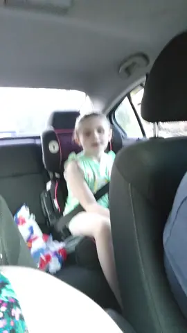 Our daily concert in the car 😍😍 #like #viral #fyp #tiktok #singing #car #vocals #coversong #music 