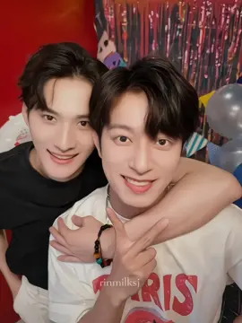 This couple is also sweet.  Happy Birthday GaoTu 🎂🎉 #垂涎Desire #DesireTheSeries #GaoTu #ShenWenlang #SeekyLi #OceanJiang #LipeiEn #JiangHeng #chinesebl #foryou 