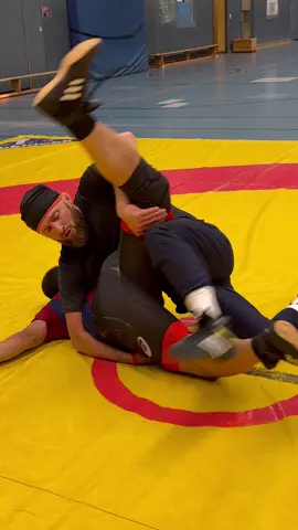 Wrestling 🤼‍♂️. Top position move  Ringen: Bodenlage, Angriffstechnik #wrestling #ringen #toppositionmove #technique #kampfsport #foryou #creatorsearchinsights 