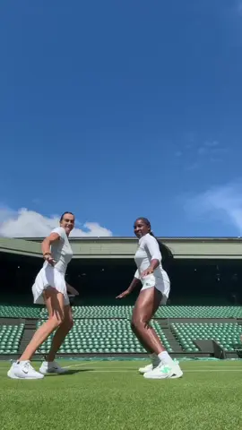 TikTok dances always had a way of bringing people together 🕺😜