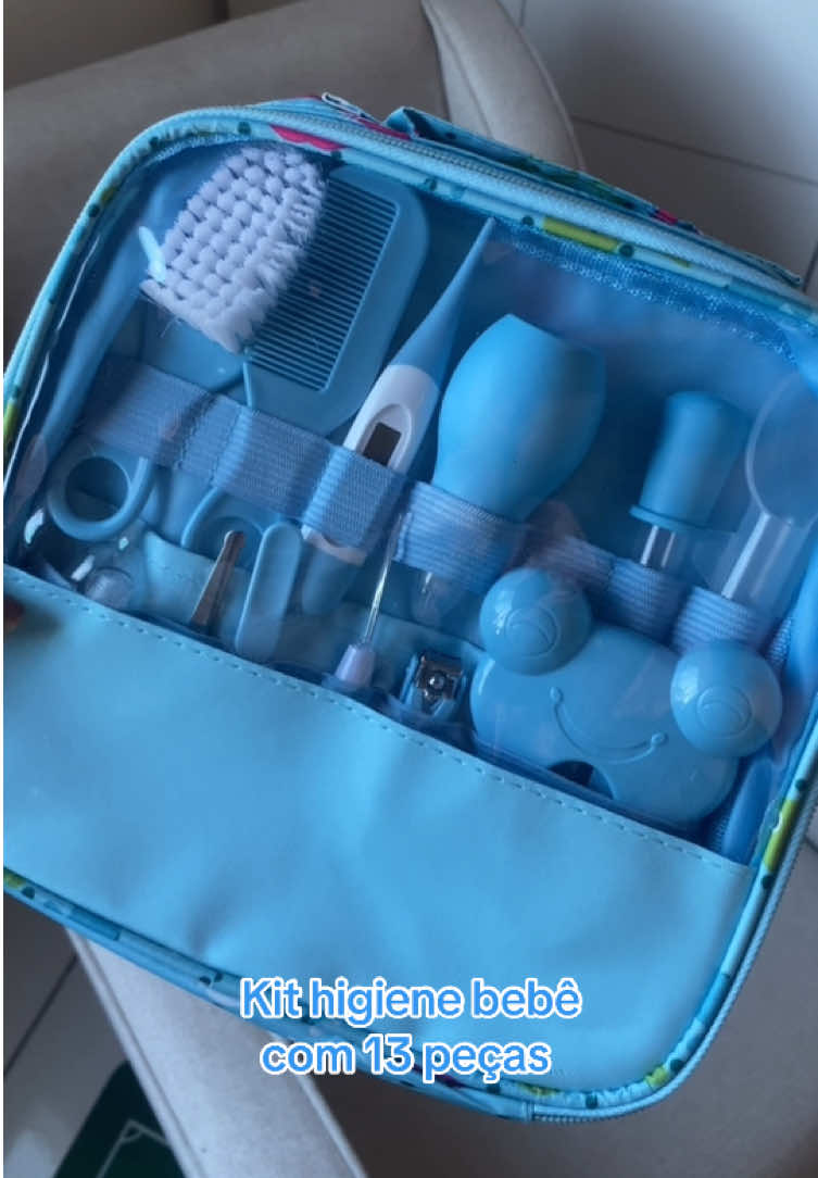Kit higiene bebê com 13 peças. 🩵 Útil, necessário e prático pra levar pra onde for.  Link nos comentários 👇🏻 #AchadinhosShopee #shopee #EnxovalDoBebê 