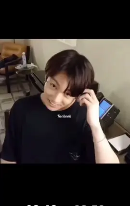 Taekook jealous❤️‍🔥🤭#taekook🐯🐰 #yoonmin🐣🐱 #taekookforever🐯🐰👬💜💚 #BTS #army #tiktok #foryou @AbjkMRstY @BTS @TikTok for Business @For You House ⍟ 